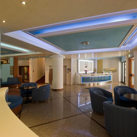 Hotel Hollywood***S ليدو دي يسولو المظهر الخارجي الصورة
