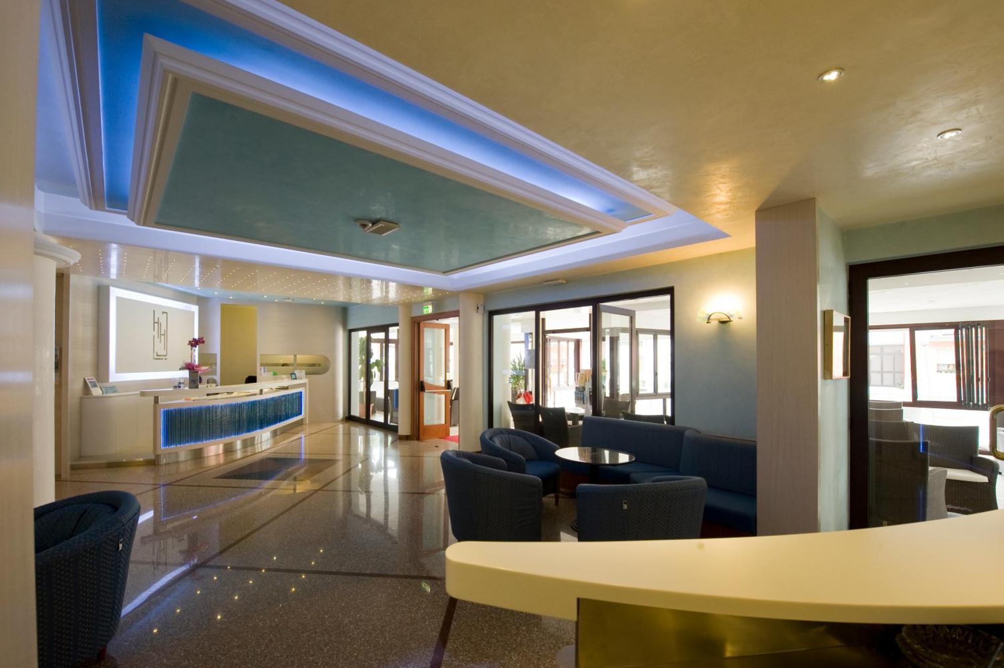 Hotel Hollywood***S ليدو دي يسولو المظهر الخارجي الصورة