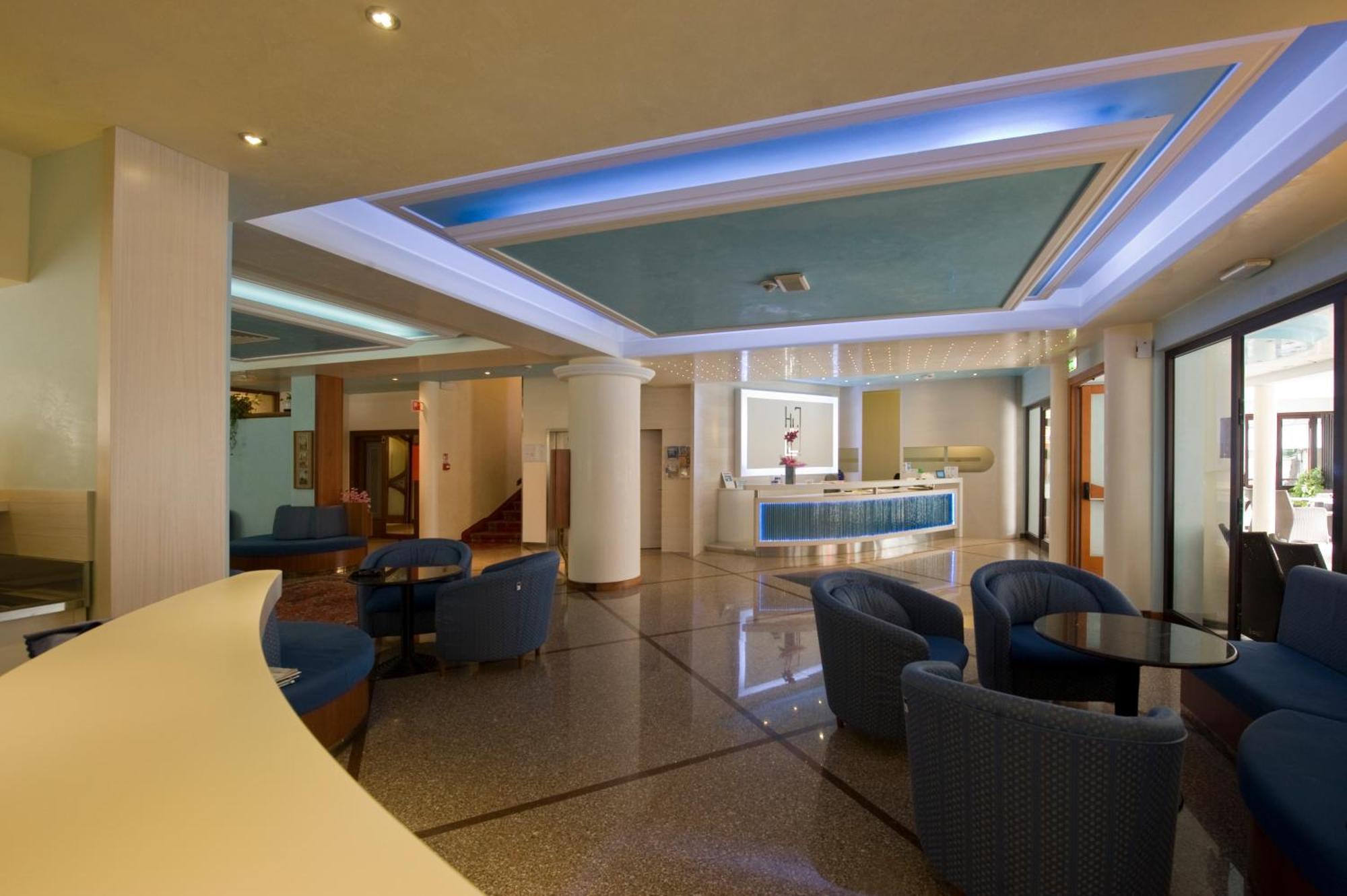 Hotel Hollywood***S ليدو دي يسولو المظهر الخارجي الصورة
