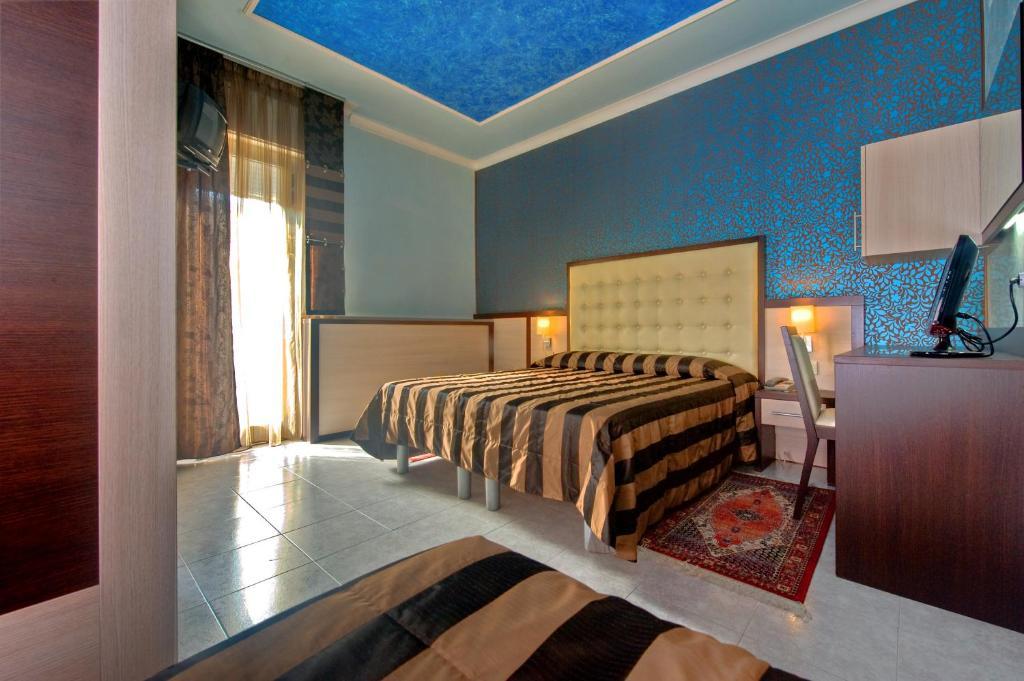 Hotel Hollywood***S ليدو دي يسولو الغرفة الصورة