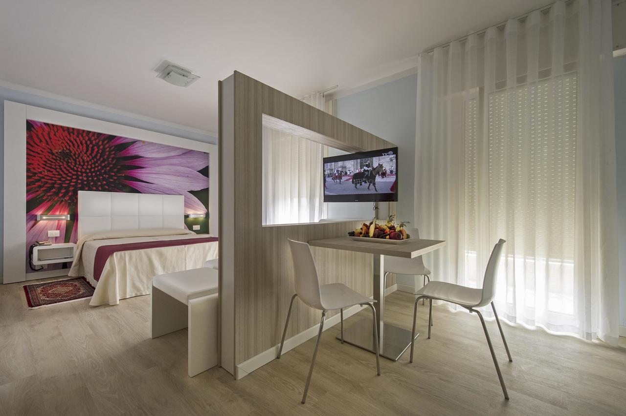Hotel Hollywood***S ليدو دي يسولو المظهر الخارجي الصورة